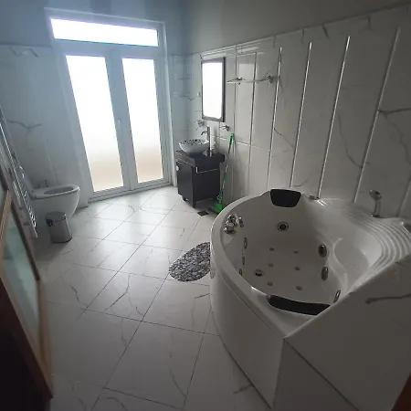 Apartment Central, Quiet & Cozy Penthouse *